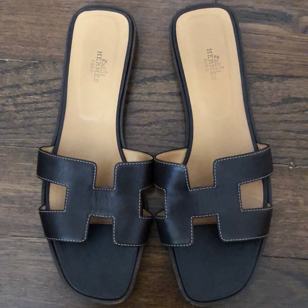 HERMÈS ORAN “H” LEATHER SLIDE / SANDAL, DARK BROWN